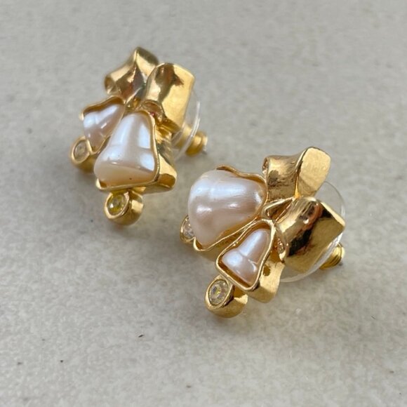 Vintage  Bell Earrings Faux Pearl Bow Bell Pierced Holiday Gold White Christmas - Picture 2 of 3